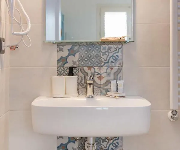 Palazzo Borgomonte - * أوترانتو