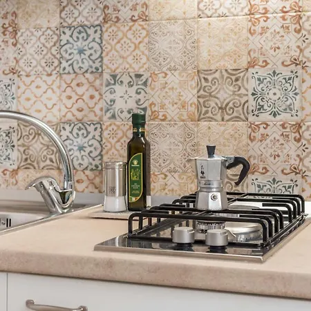 Palazzo Borgomonte - *