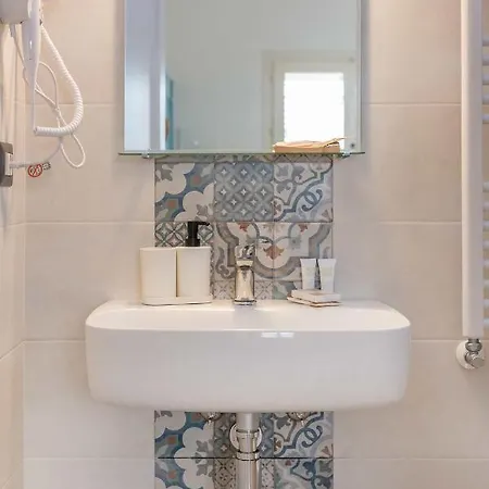 Palazzo Borgomonte - * أوترانتو