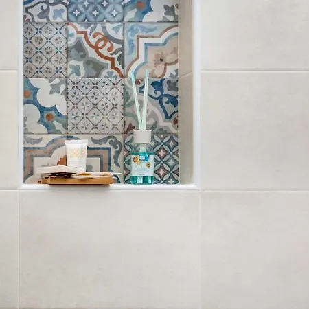 Palazzo Borgomonte - *