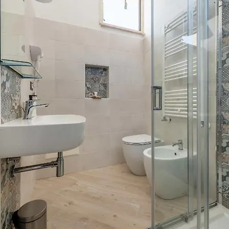 Hébergement de vacances Palazzo Borgomonte - *