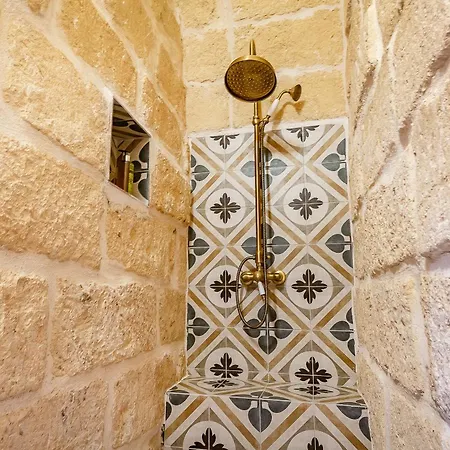 Palazzo Borgomonte - أوترانتو