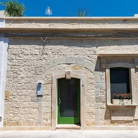 Palazzo Borgomonte - بيت للعطل