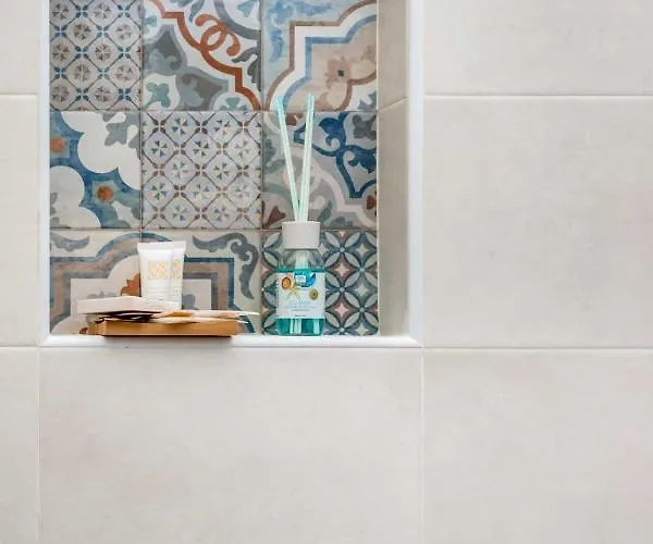 Palazzo Borgomonte - *